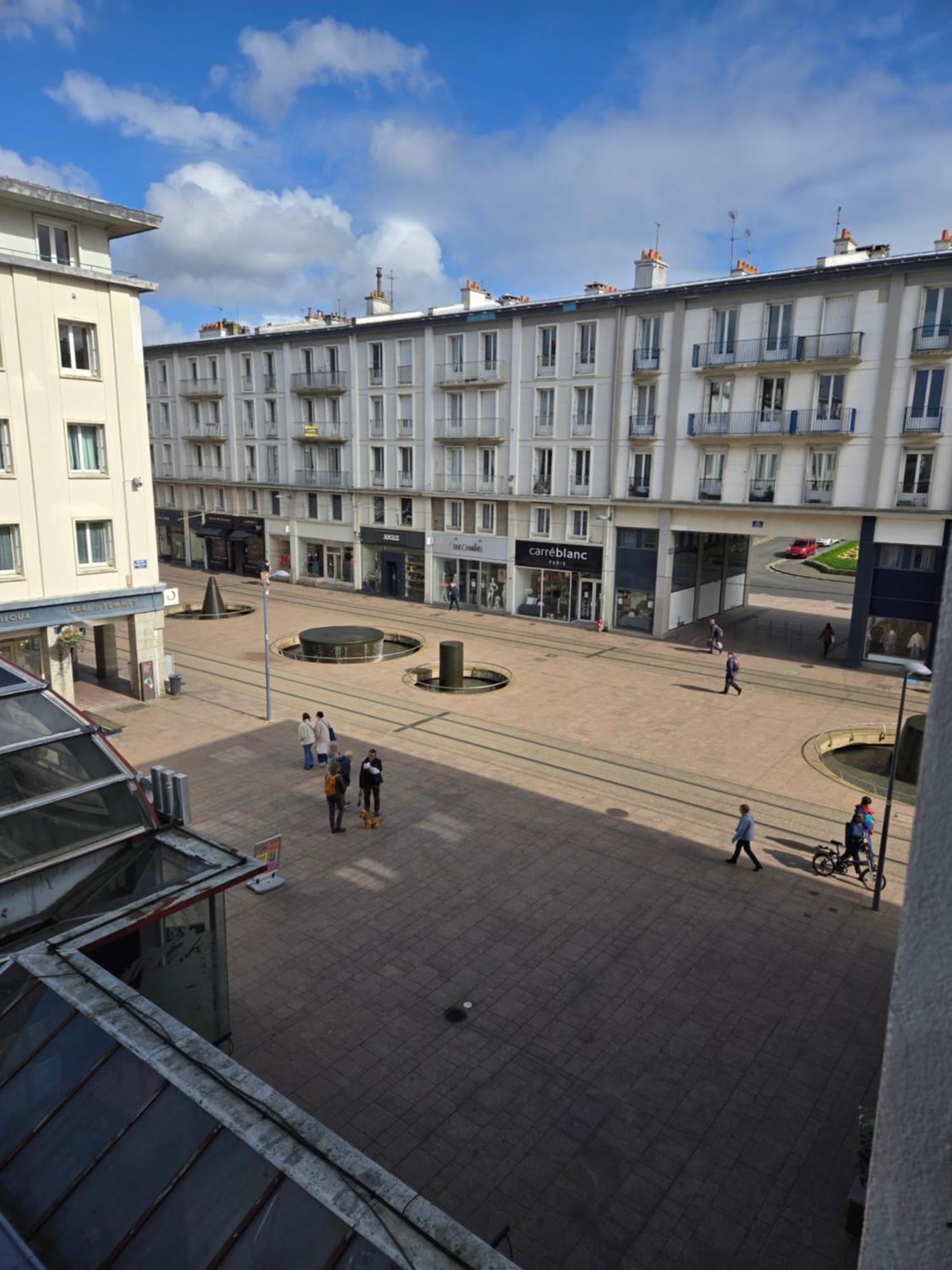 Appartement Spacieux En Plein Coeur De *
